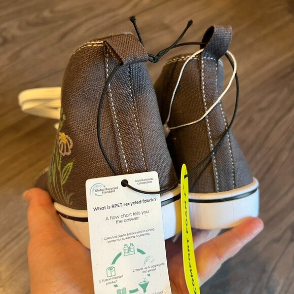 NWT Hand-Painted Floral High-Top Sneakers | One of a Kind Size 8 - Picture 6 of 6